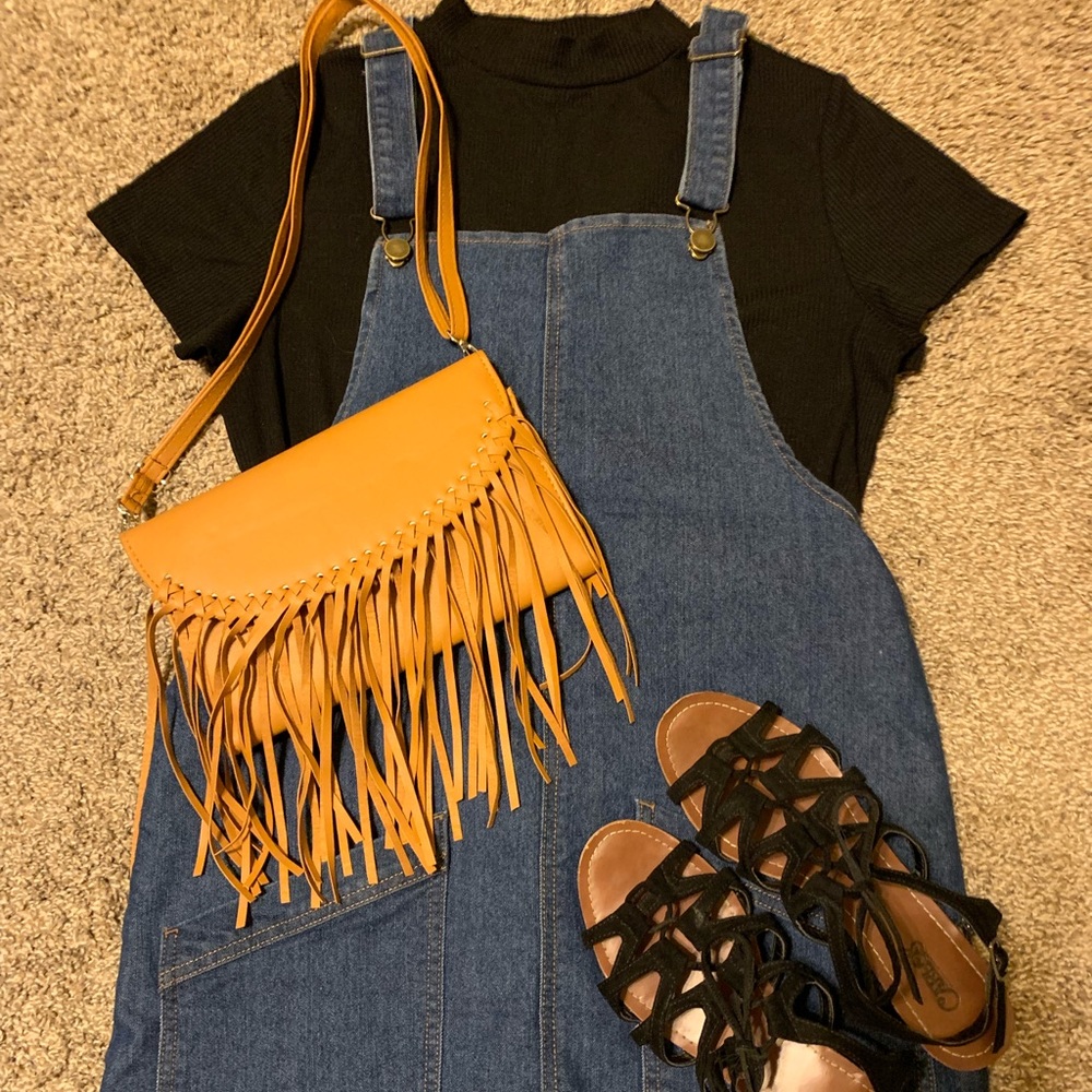 Cute tassel purse 👜
